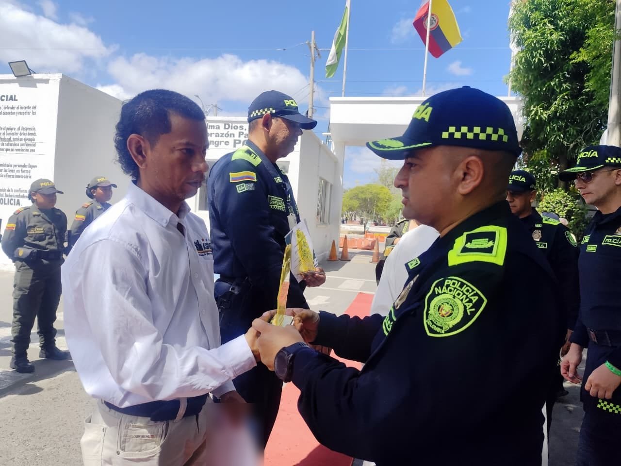 Entrega de la placa